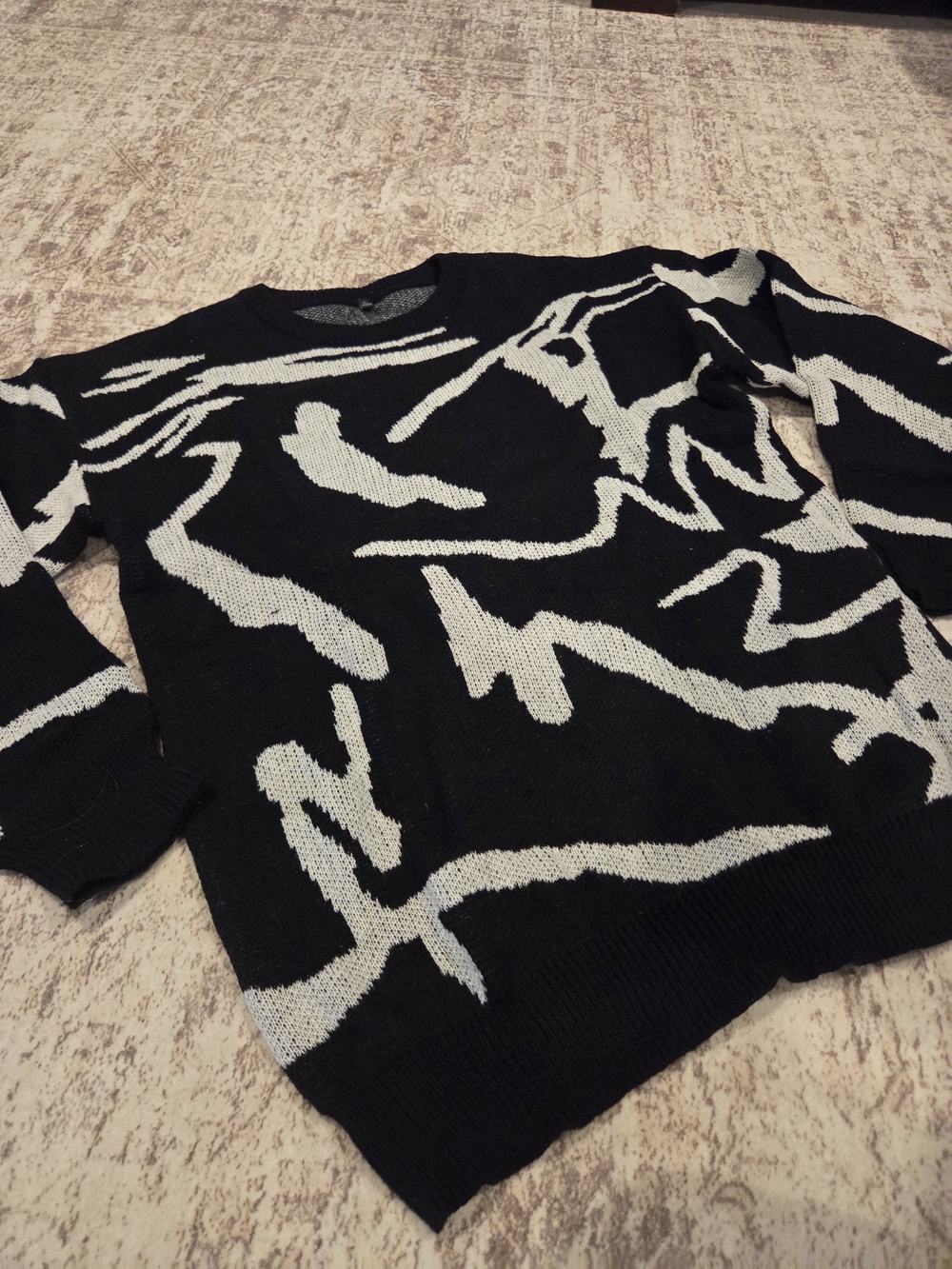 Abstract Black & White Crewneck Sweater - Picture 2 of 4